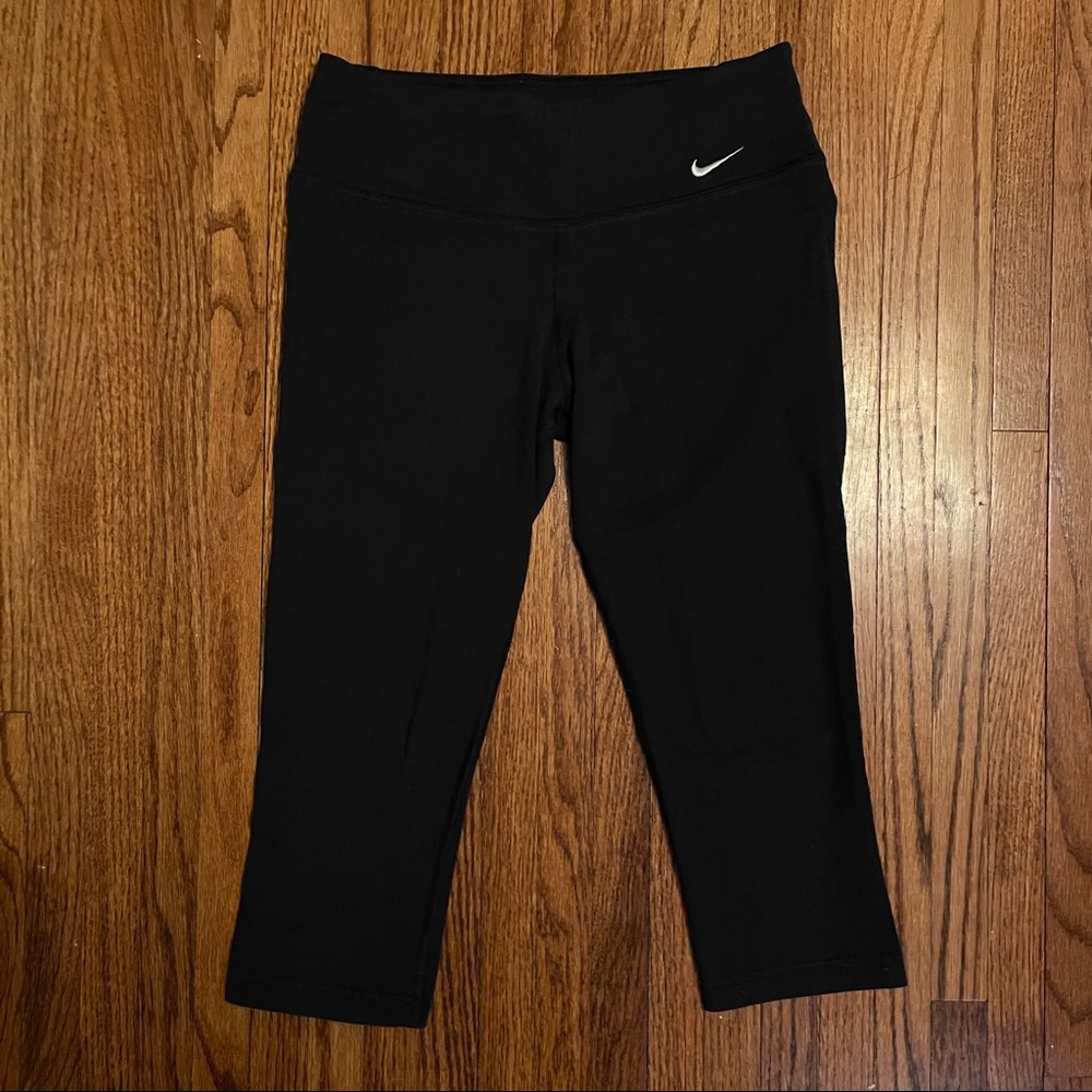 NIKE Dry Fit Crop Leggings